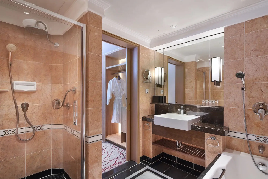 Sheraton Saigon Grand Opera Hotel