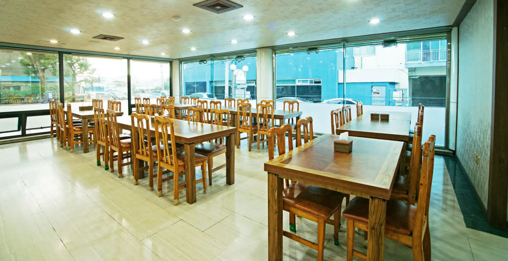 Emerald Hotel