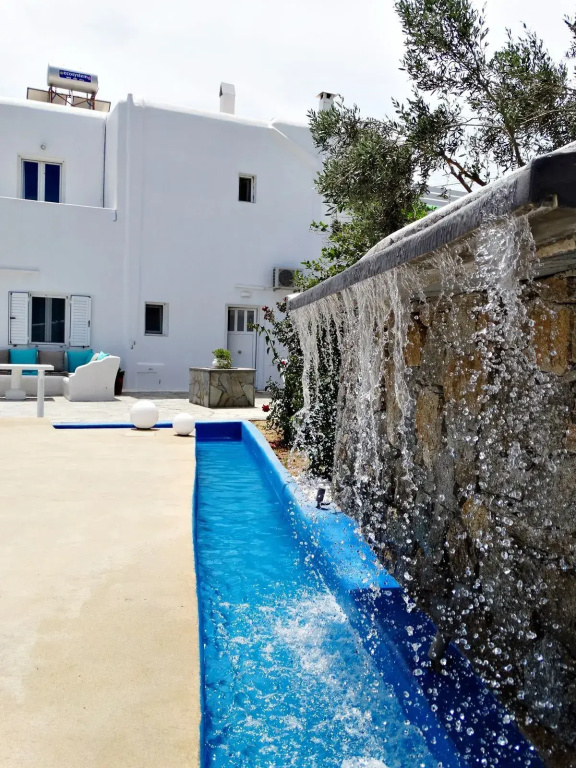 Mykonian Breeze