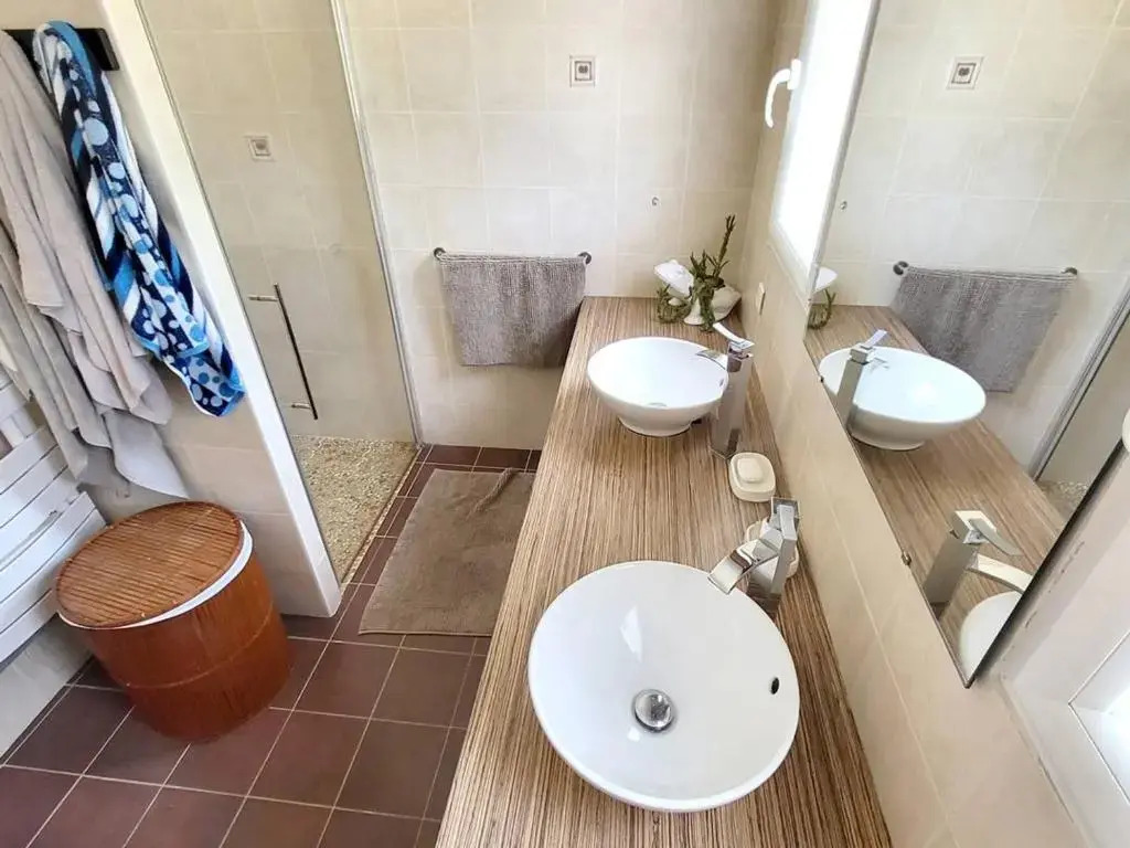 Villa Six-Fours-les-Plages, 5 pièces, 9 personnes - FR-1-316-39