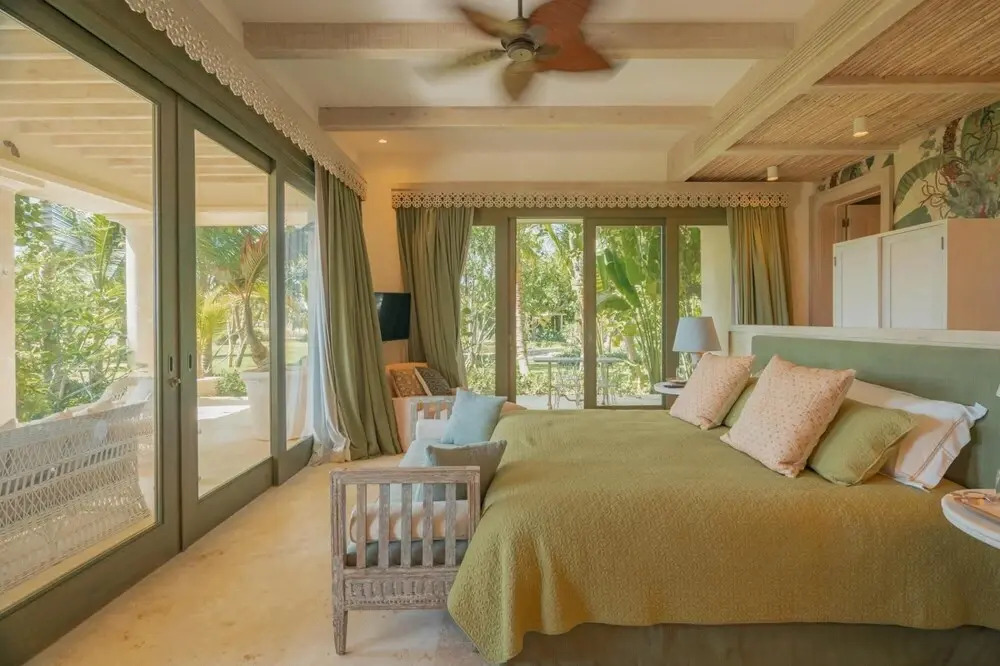 Unique Lake-front 10-bedroom Mansion in Most Luxurious Resort of the Caribbean