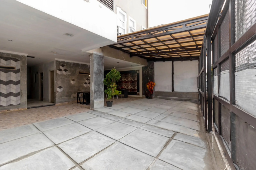 RedDoorz Plus @ Cipete Damai