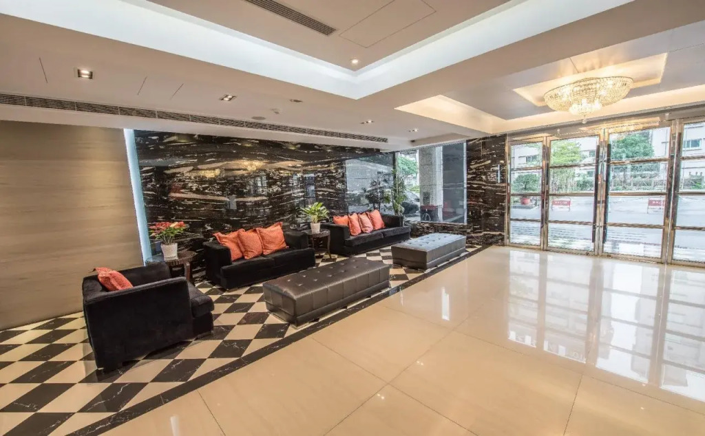 Golden Stone Hotel