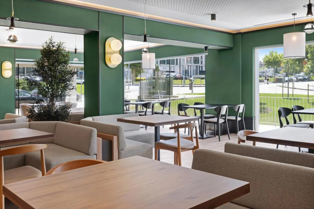 B&B HOTEL Santiago Milladoiro