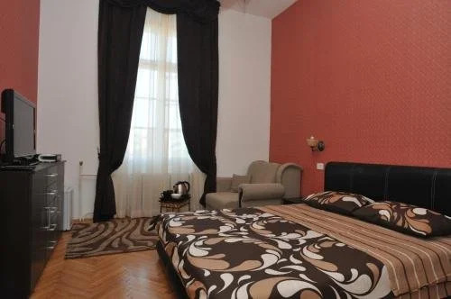 Le Petit Chateau