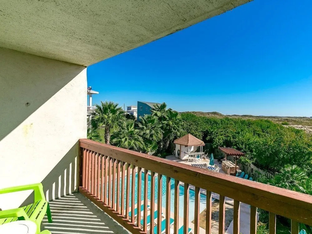 134 Sea Breeze 1 Bedroom 1 Bathroom Condo
