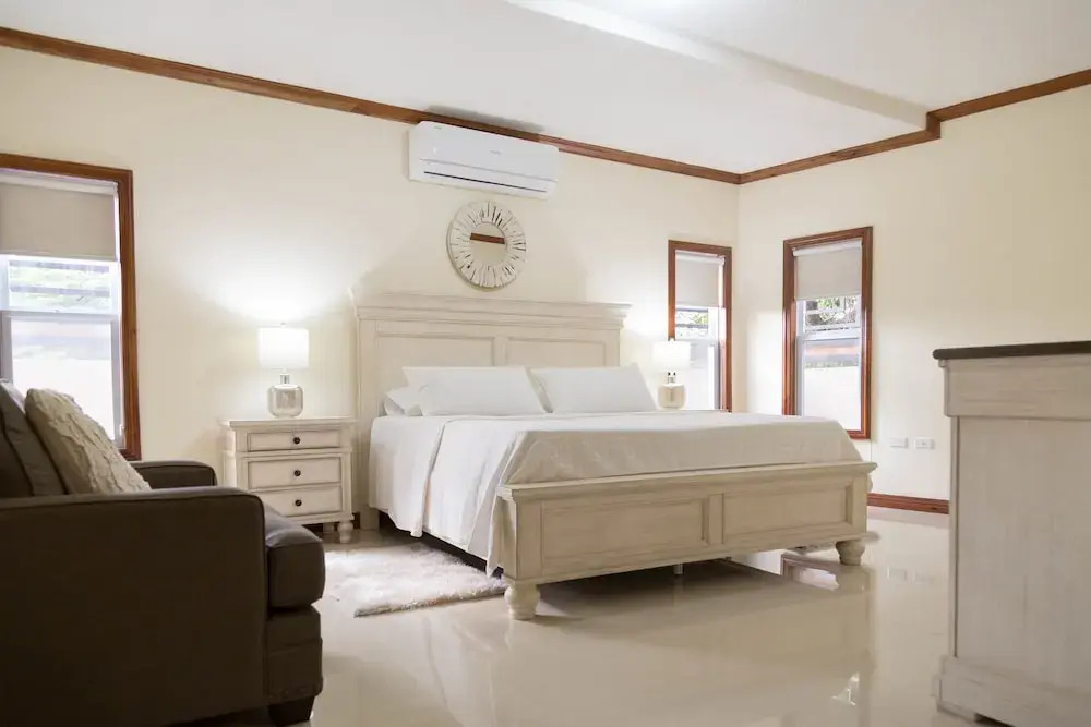 Luxury 3 Level Town House