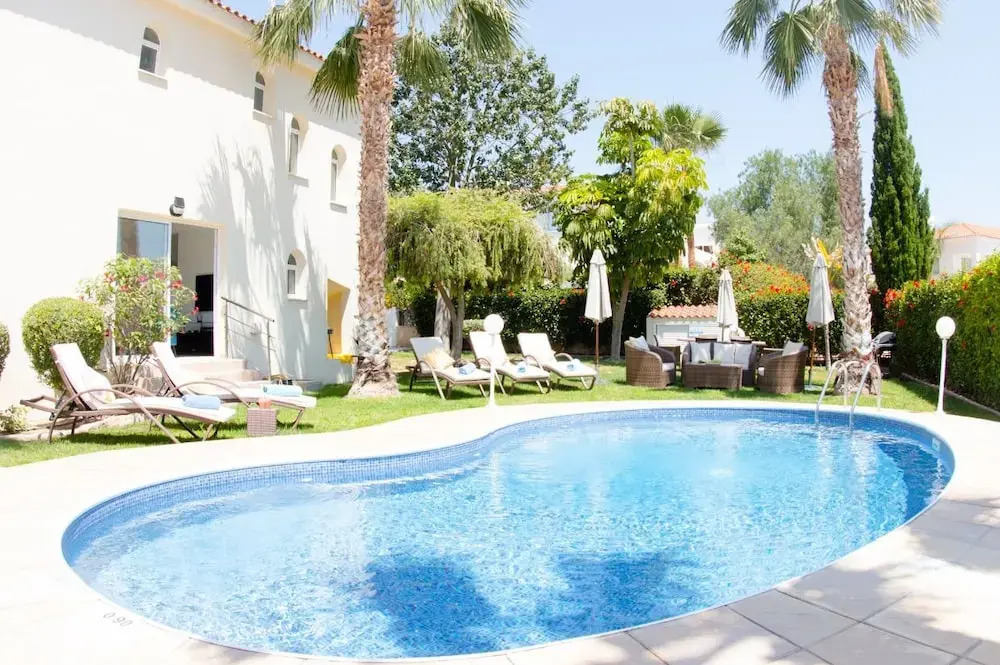 Villa Oasis by Ezoria Villas