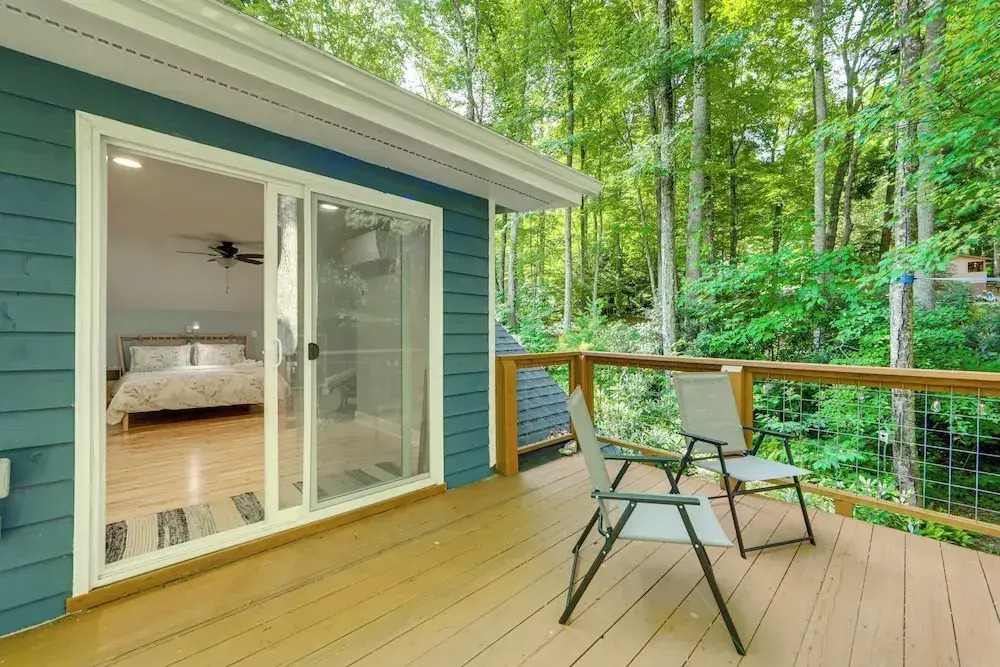 Creek View + Hot Tub: Woodsy Maggie Valley Cottage