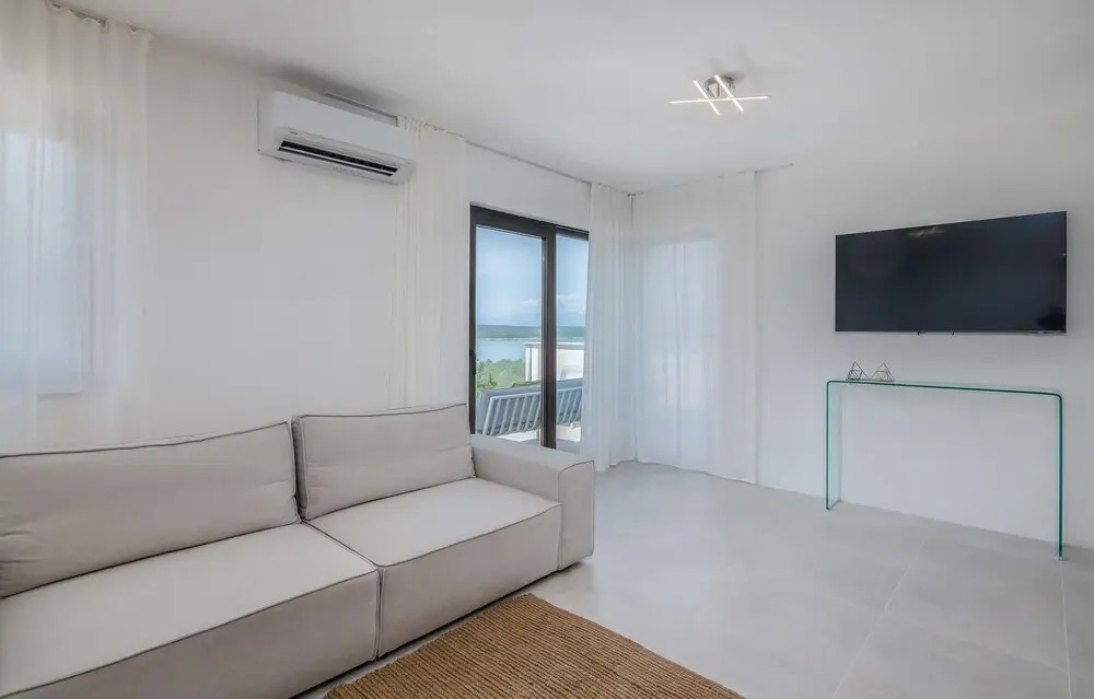 Stunning Home In Klimno With Wifi