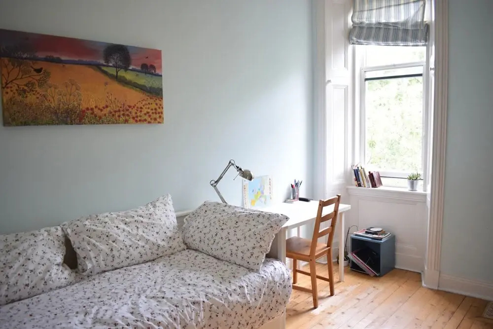 Bright 2 Bedroom Apartment in Edinburgh