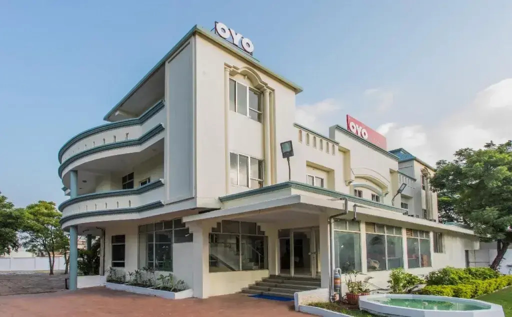 OYO 18333 Hotel The Awesome
