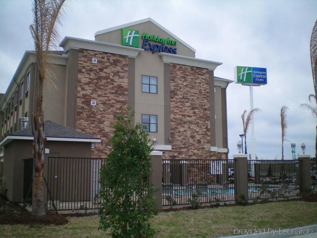 Holiday Inn Express & Suites Cleveland by IHG