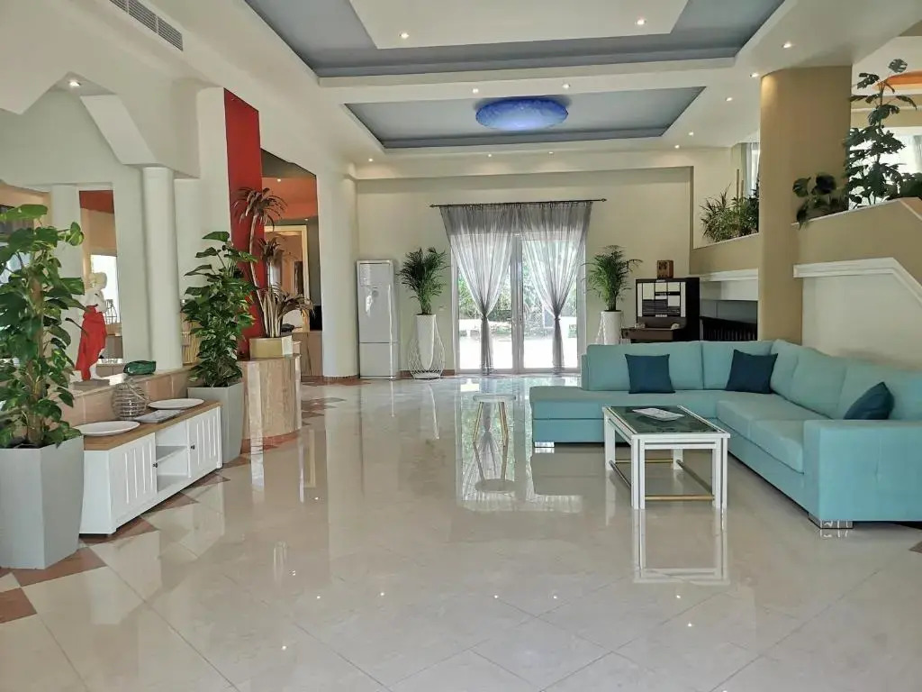 Filoxenia in Blue Louis Luxury Villa