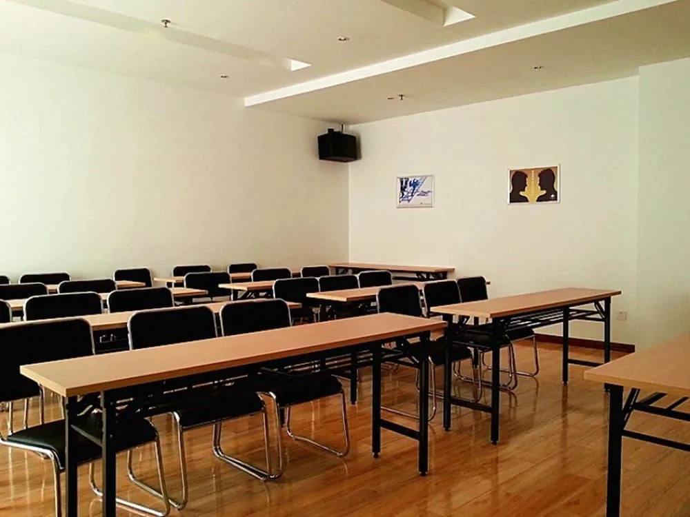 GreenTree Inn Lianyungang Donghai New Bus Station Express Hotel