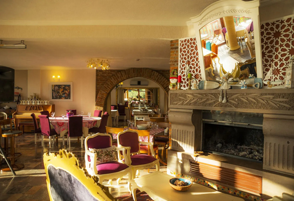 Aeneas Hotel