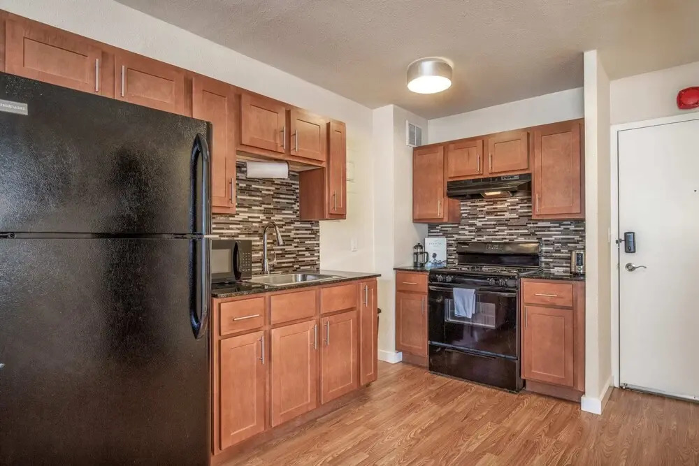 Cozy DT Apts with Full Kitchen by Zencity