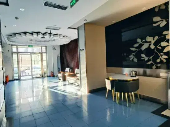 Huayi Hotel (Harbin CapitaLand Airport Bus Station)