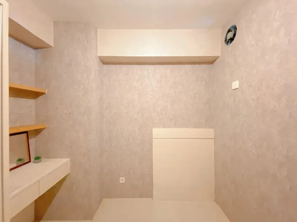 Comfy and Strategic 1BR with Extra Room at Bassura City Apartment