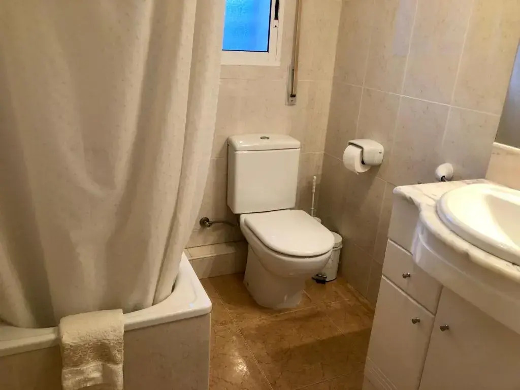 SALOU 1 linia de mar 3 baños 3 hab.WIFI 110m2