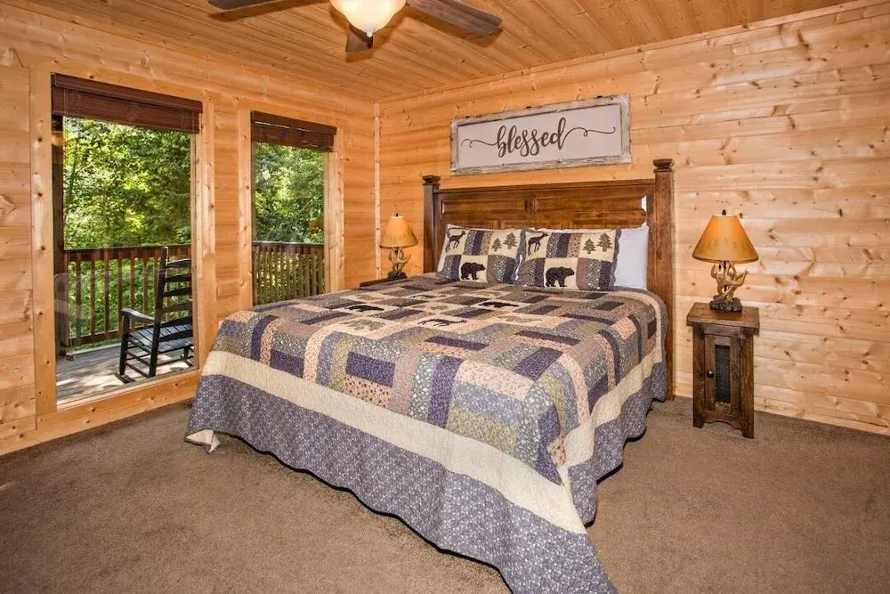 A Cabin to Remember 5 Bedrooms 5 Bathrooms Cabin