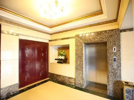 Huiqun Business Hotel