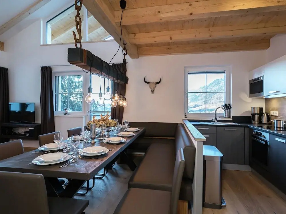 Apartment Alpendorf near Ski Slopes