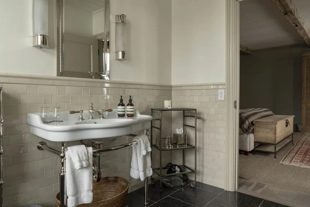 Eleven Scarp Ridge Lodge