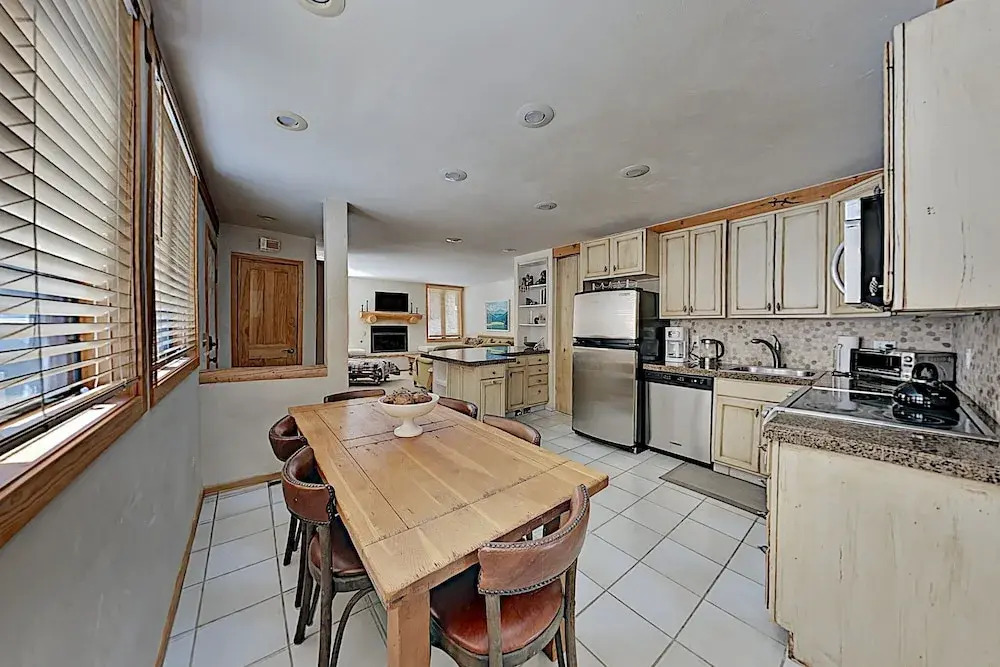 Snowmass Village Condo w/ Hot Tubs by RedAwning