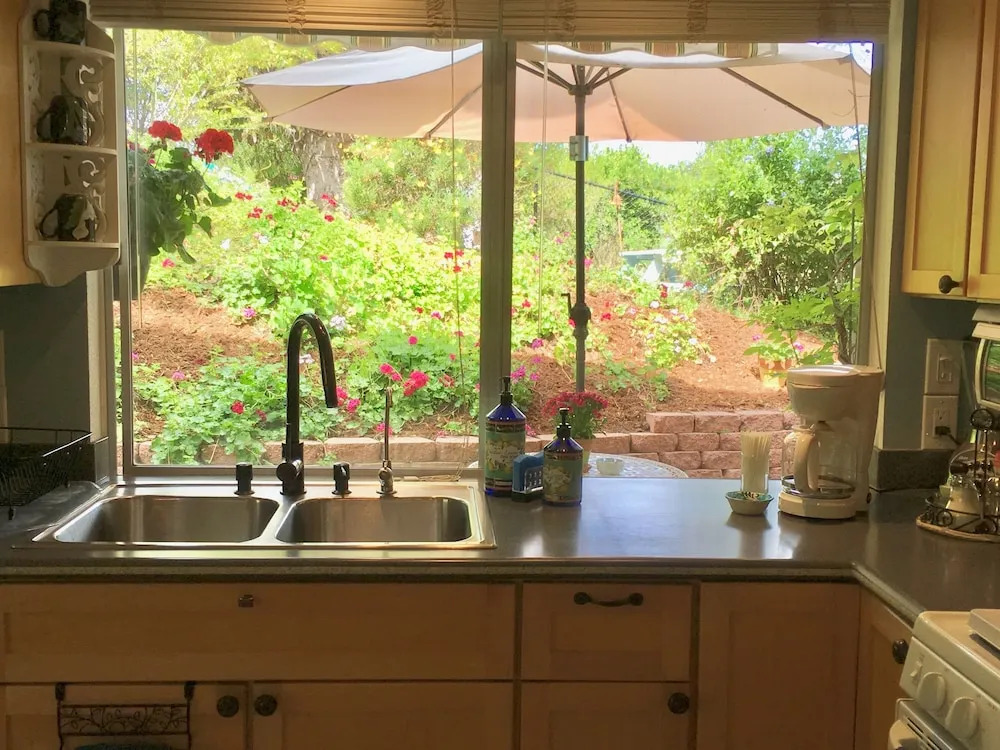 Sandra D's Country Guest House