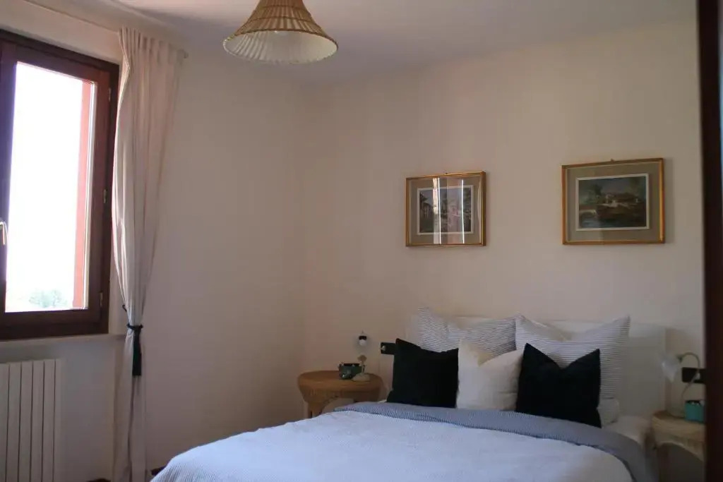 Casa Cecilia, 2 Bedrooms, 1 Bathroom, Lake View, Pool