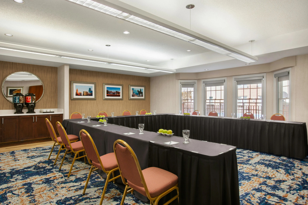 Homewood Suites by Hilton Kansas City Airport