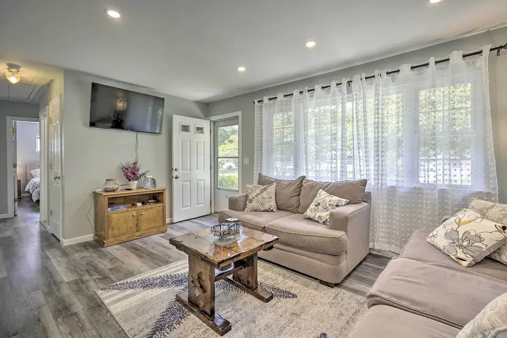Bayville Getaway w/ Fire Pit - 2 Mi to Beach!