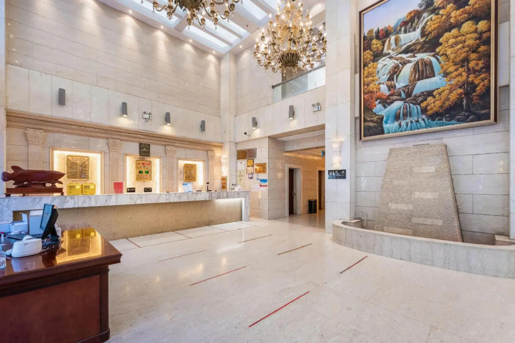 Yilong Hotel