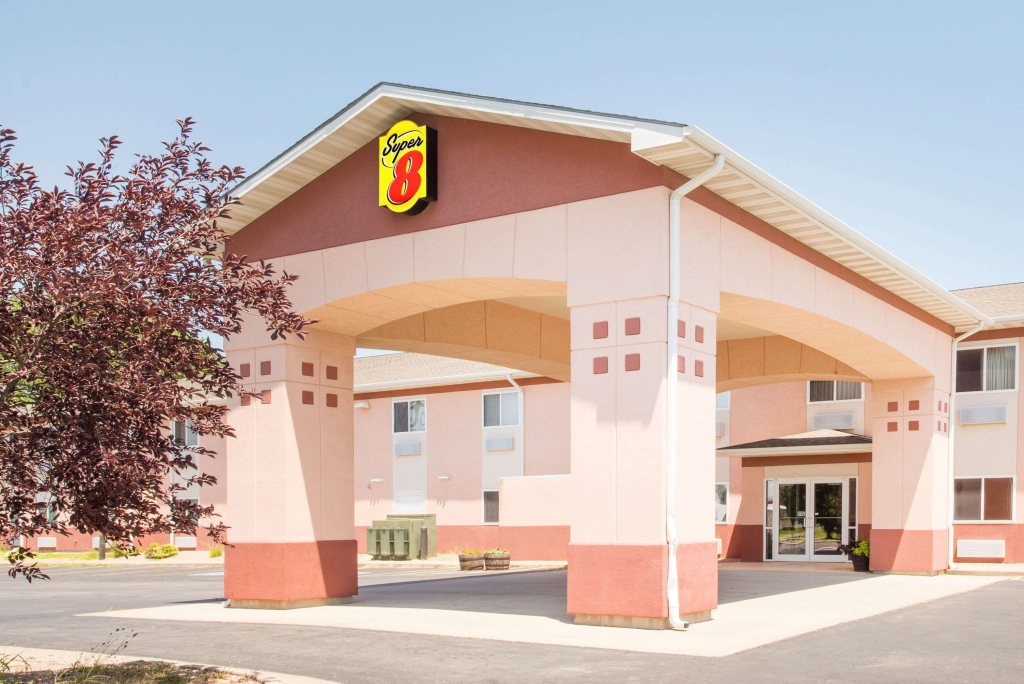 Super 8 by Wyndham Irving/DFW Apt/North