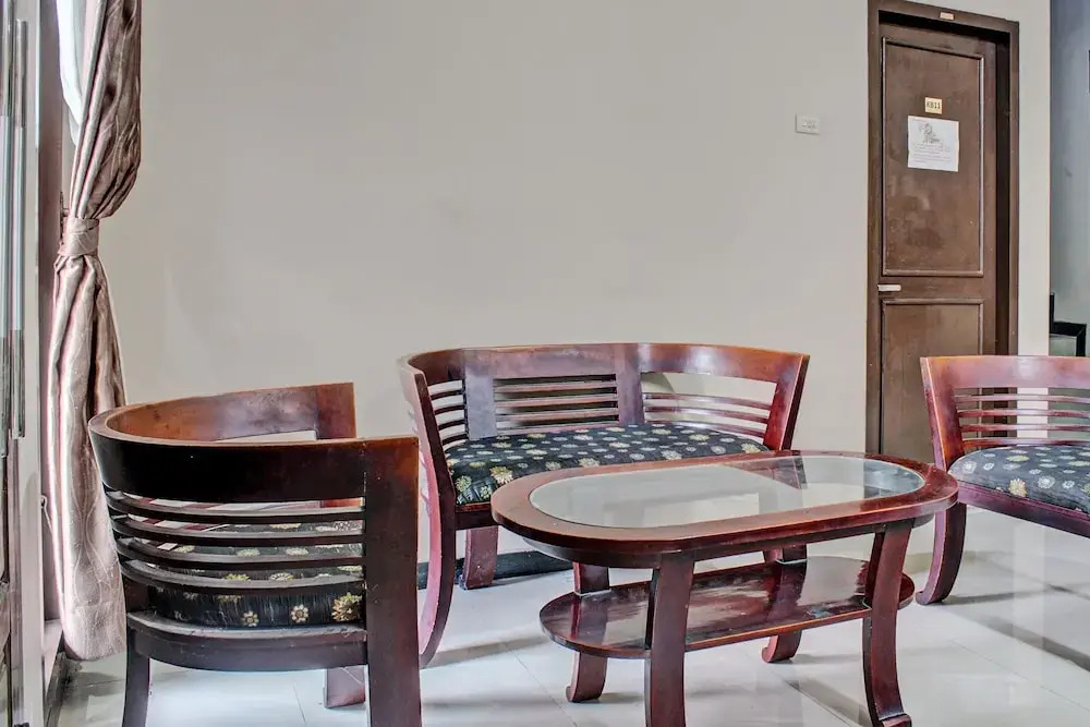 OYO Life 92509 Maulana Guest House Simpur