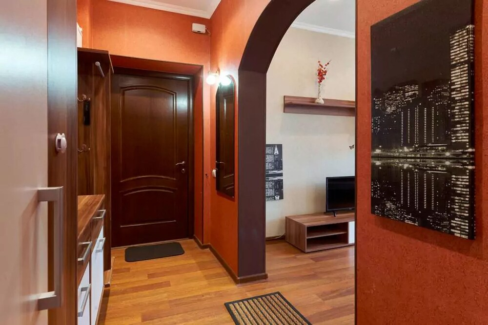 Апартаменты Home-Hotel, ул. Шелковичная, 13-2