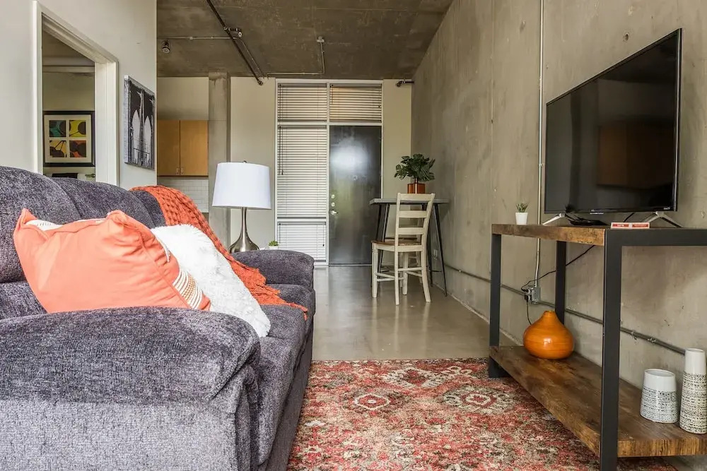1 BR Loft Next to Riverwalk by Frontdesk