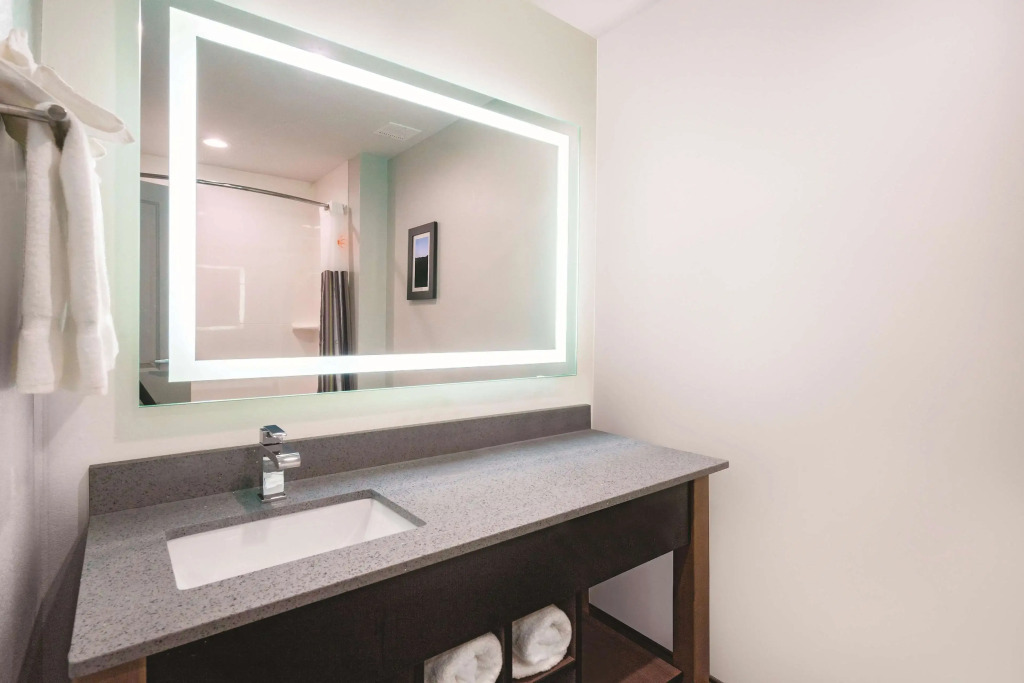 La Quinta Inn & Suites by Wyndham Cleveland near Lee Univ