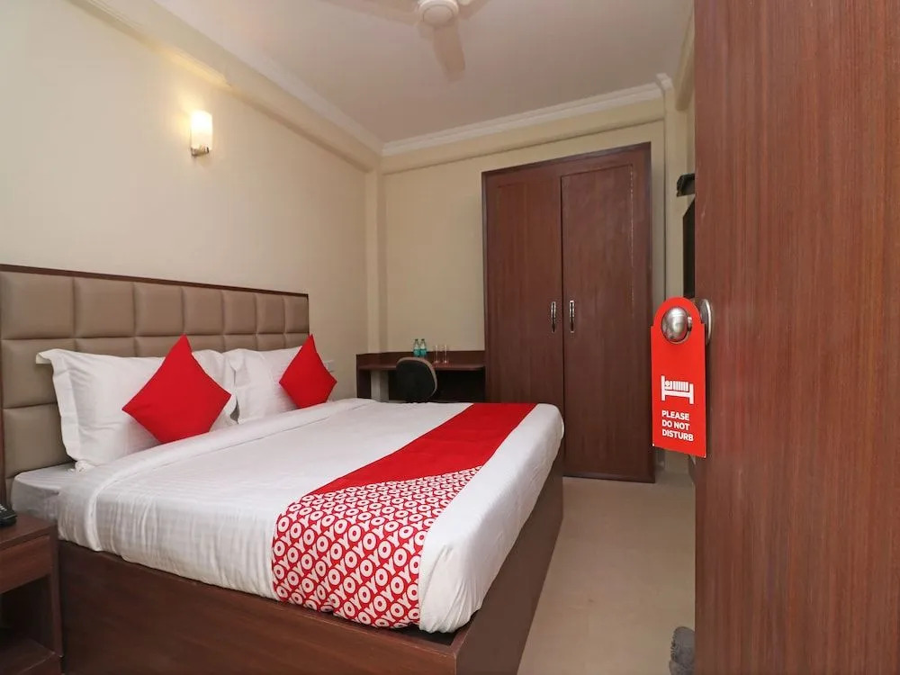OYO Flagship 74174 Hotel Central Plaza