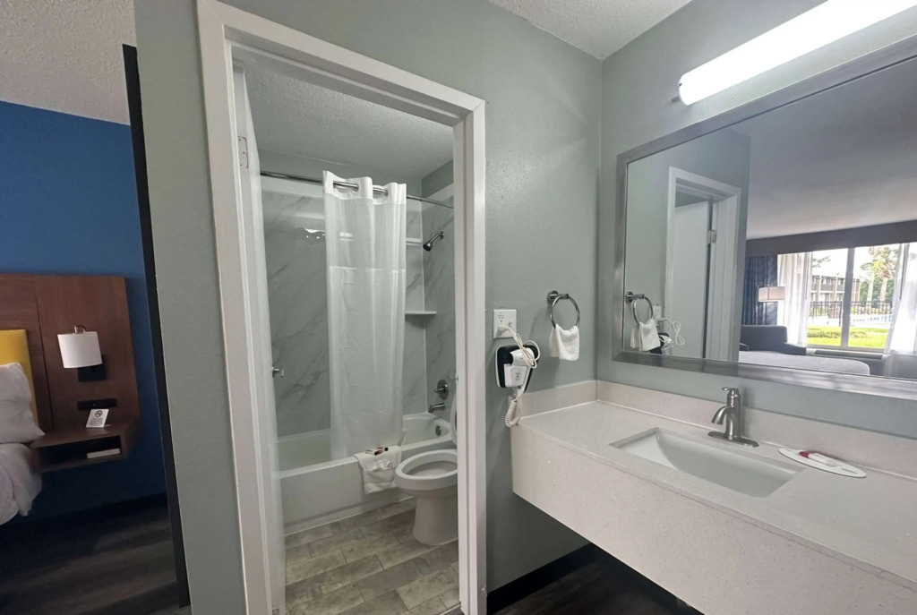 Days Inn & Suites by Wyndham Jennings