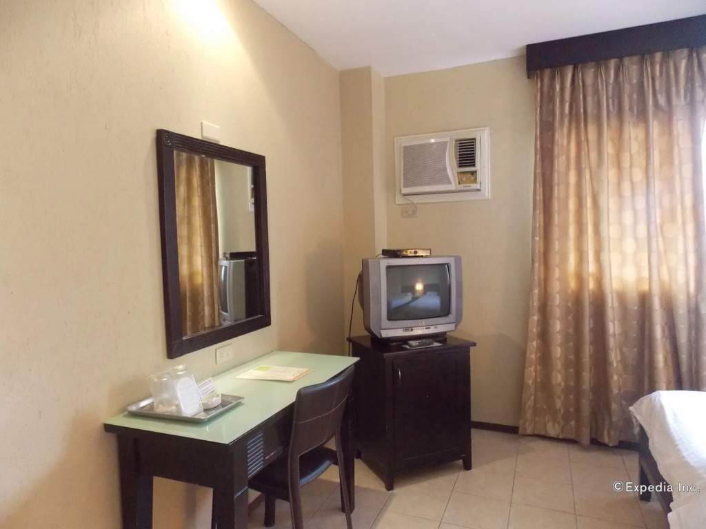 Circle Inn Hotel and Suites Bacolod