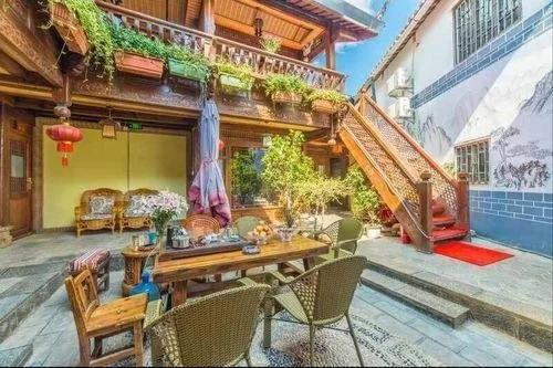 Floral Hotel·Yunjing Zhinan Hotel(Dayan Gucheng dashuiche store)
