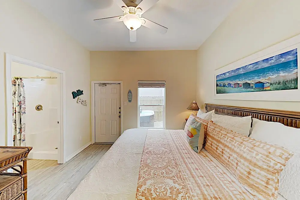 New Listing! Sunny Beach W/ Pool & Hot Tub 4 Bedroom Townhouse