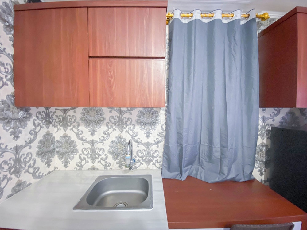 Simply And Homey Studio (No Kitchen) Room Apartment Paltrow City