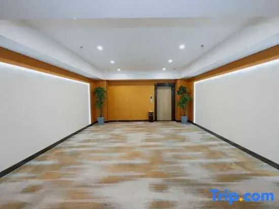 Rujia Ease Hotel (Taiyuan Longcheng North Street Wanda Plaza)