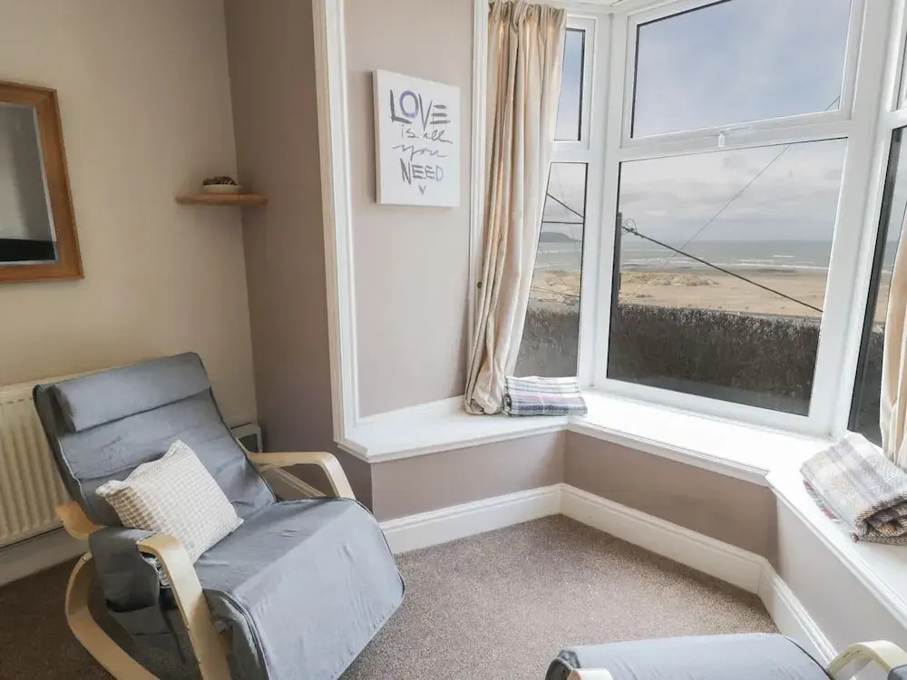 Seaview Apartment