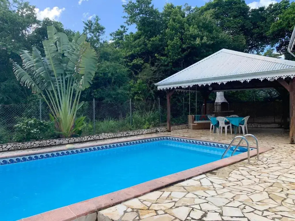 Villa d'une chambre avec piscine privee jardin clos et wifi a Sainte Luce a 1 km de la plage