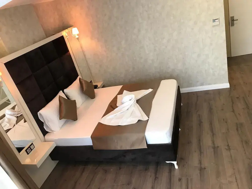 Royal Airport Hotel