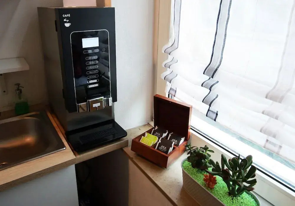 The Penny Pincher Inn - Hostel